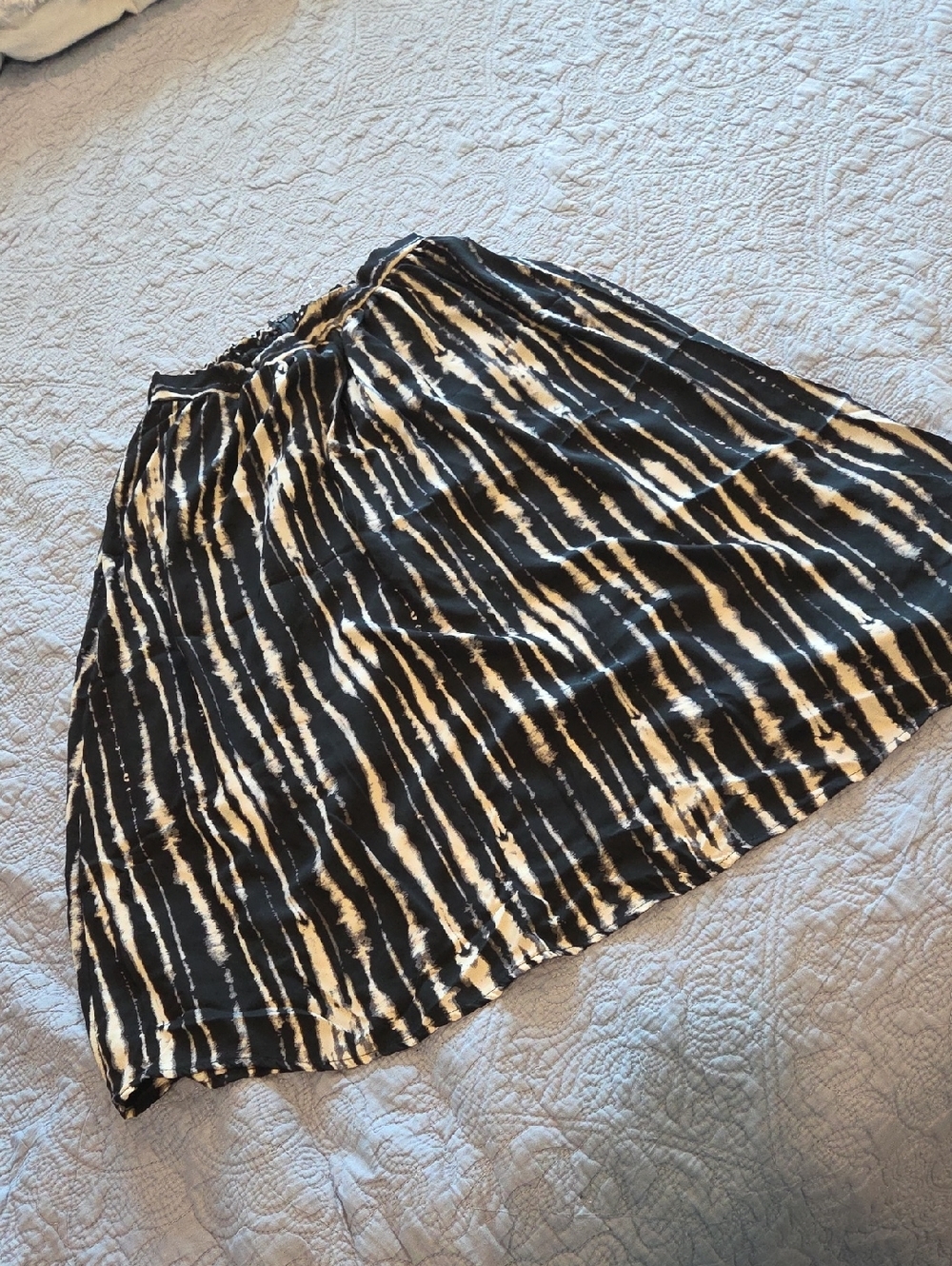 painted threads Black and Cream Striped A-Line Skirt Size L! - Picture 1 of 8